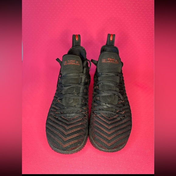 LEBRON 16 FRESH BRED BASKETBALL SHOES - Picture 2 of 10